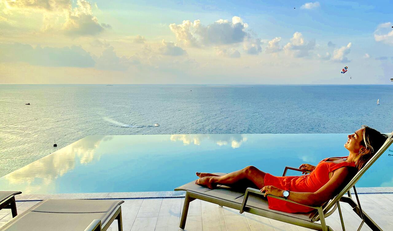 Triton Prestige Sea View 